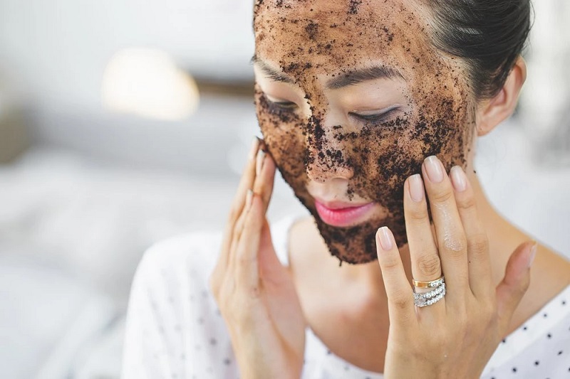 Uống cà phê đẹp da