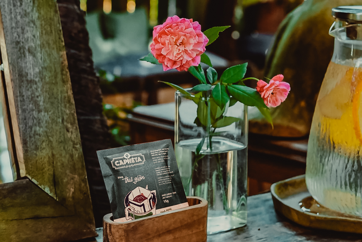 Miếng “Cà” là đầu câu chuyện – Tản mạn ly cà phê sáng của người Việt