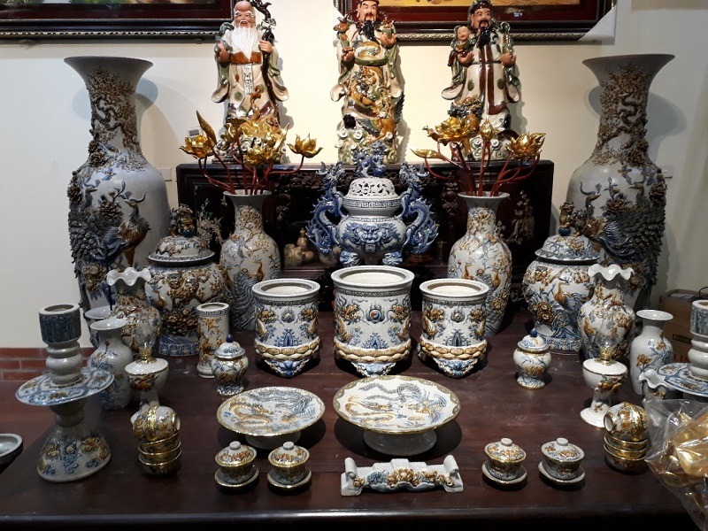 Nên bày 3 ly nước hay 5 ly nước trên bàn thờ gia tiên ?