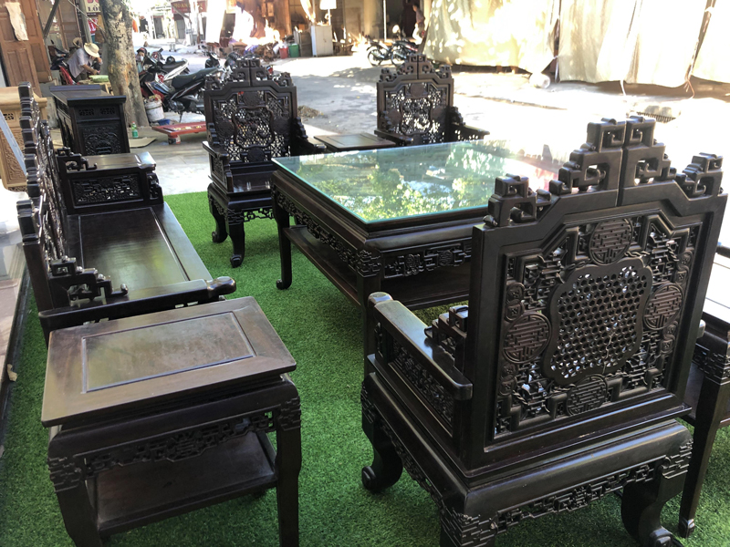 trường kỷ ngũ lân vờn cầu