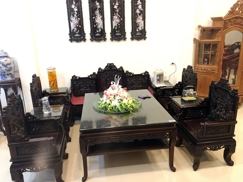 trường kỷ ngũ lân vờn cầu