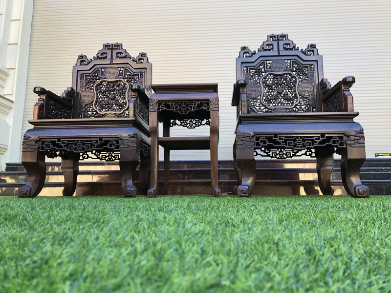 trường kỷ ngũ lân vờn cầu