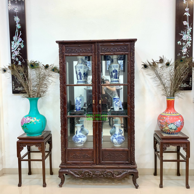 tủ trưng bày đồ gốm sứ