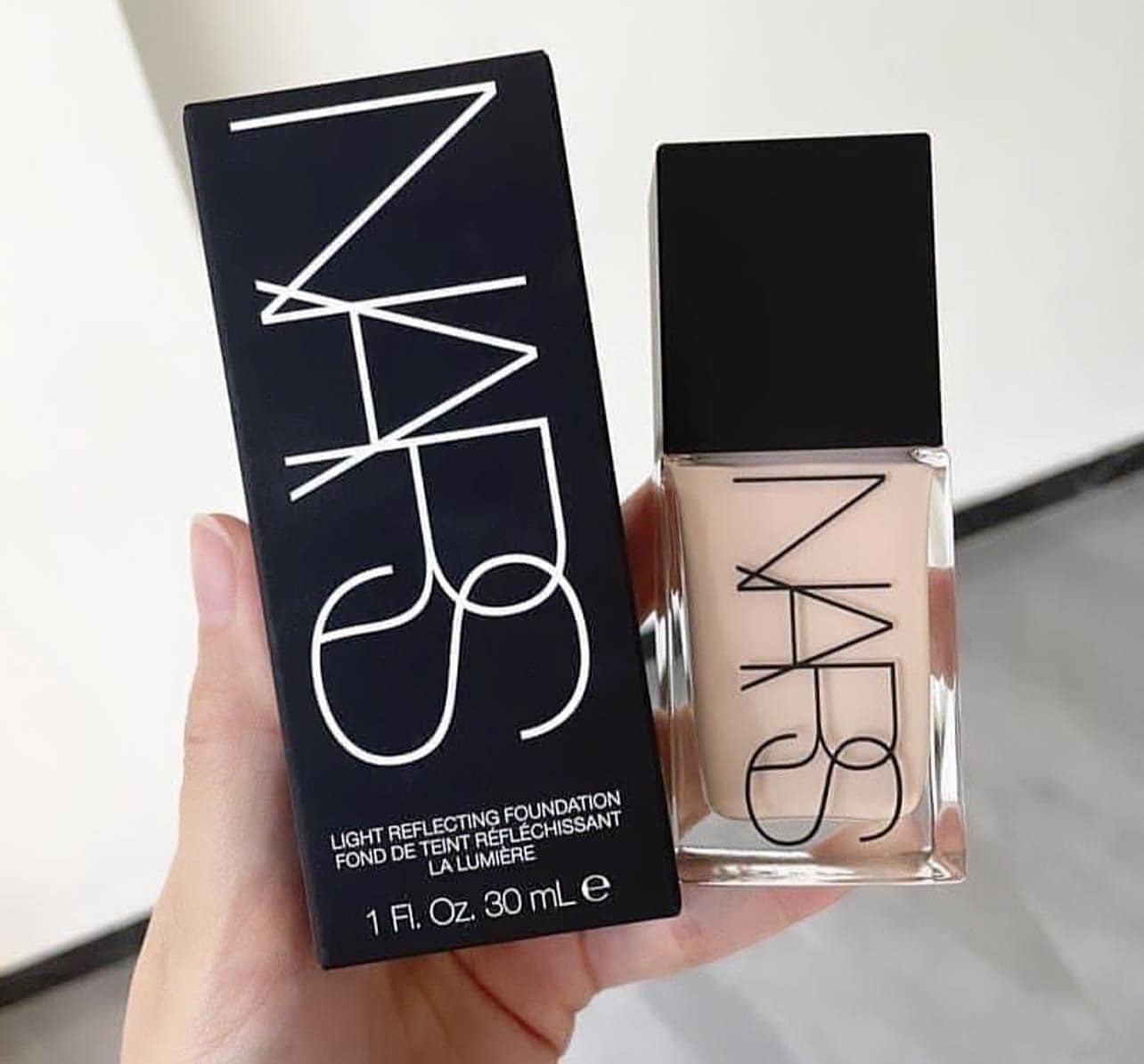 Kem nền lâu trôi che phủ tốt Nars Light Reflecting Foundation 30ml