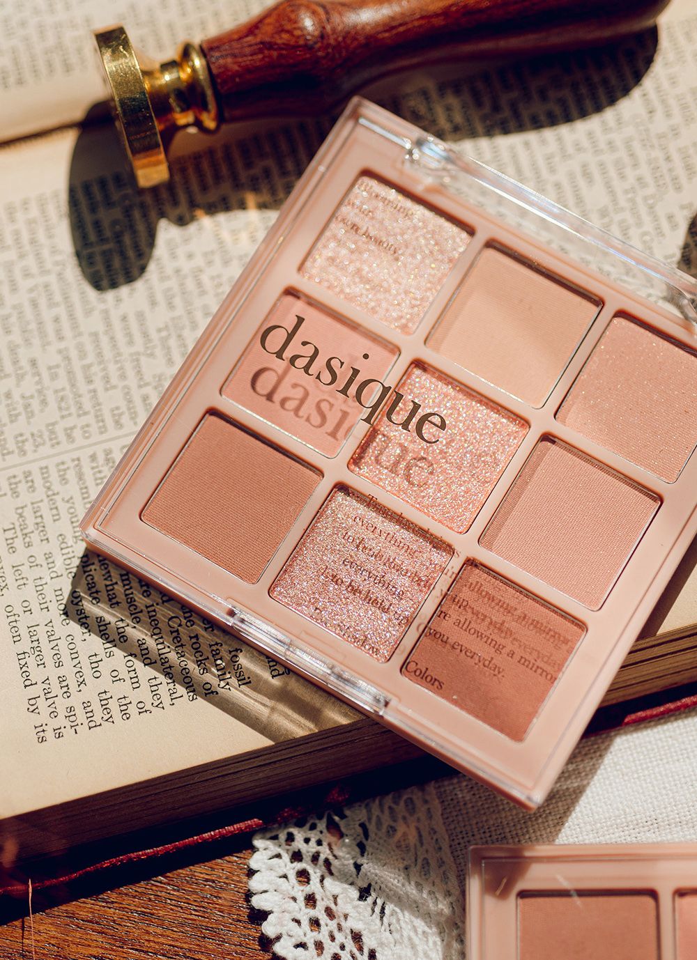 https://myphamkissme.com/bang-phan-mat-9-o-dasique-shadow-palette-7g