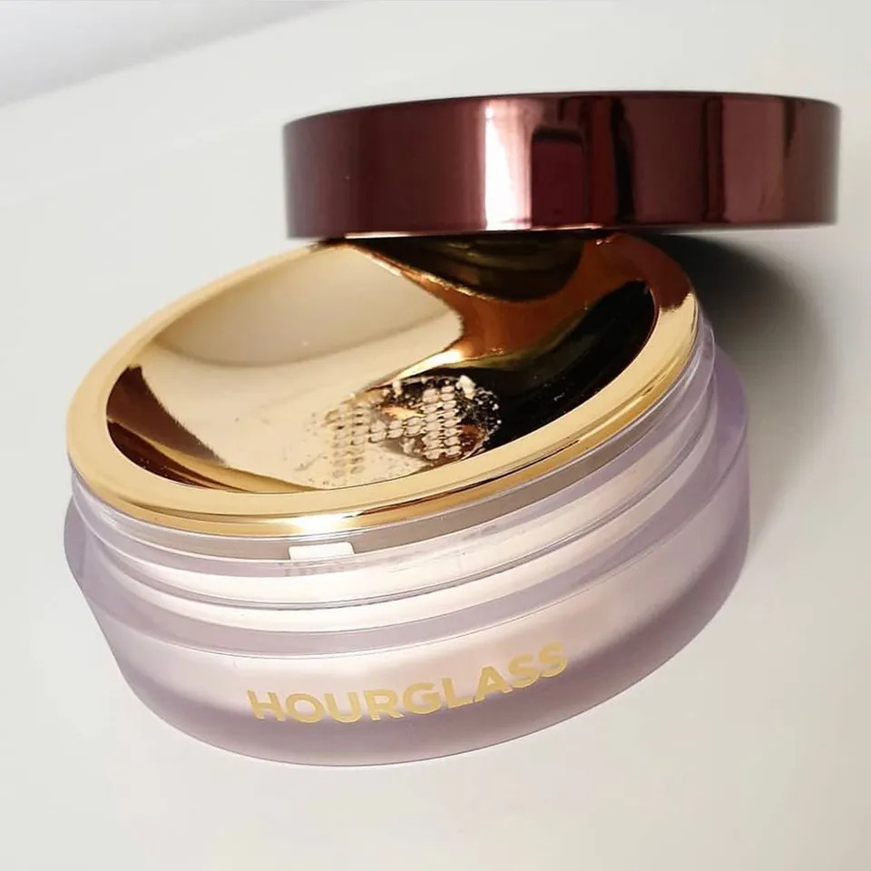 https://myphamkissme.com/phan-phu-bot-hourglass-translucent