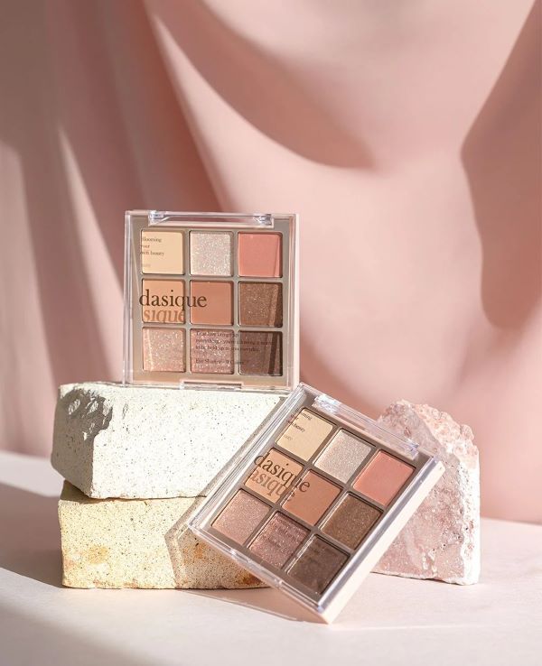 https://myphamkissme.com/bang-phan-mat-9-o-dasique-shadow-palette-7g