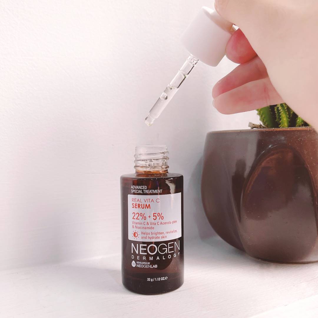 serum-duong-trang-mo-tham-neogen