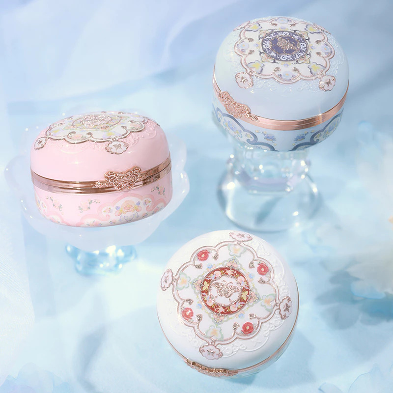 phan-ma-hong-flower-knows-butterfly-cloud-collar