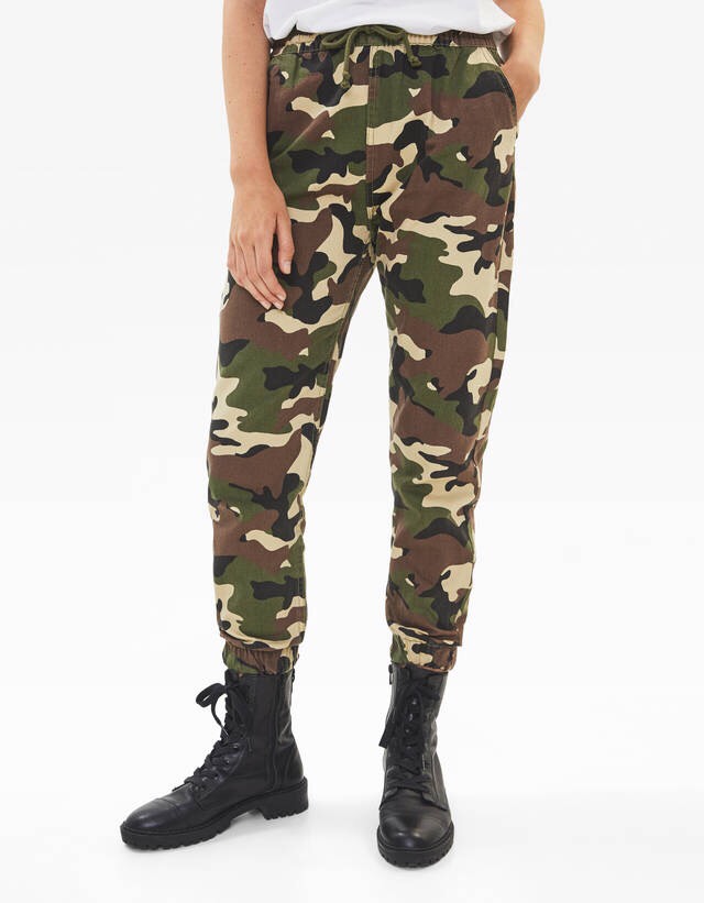 Quần Joggers lính Bershka