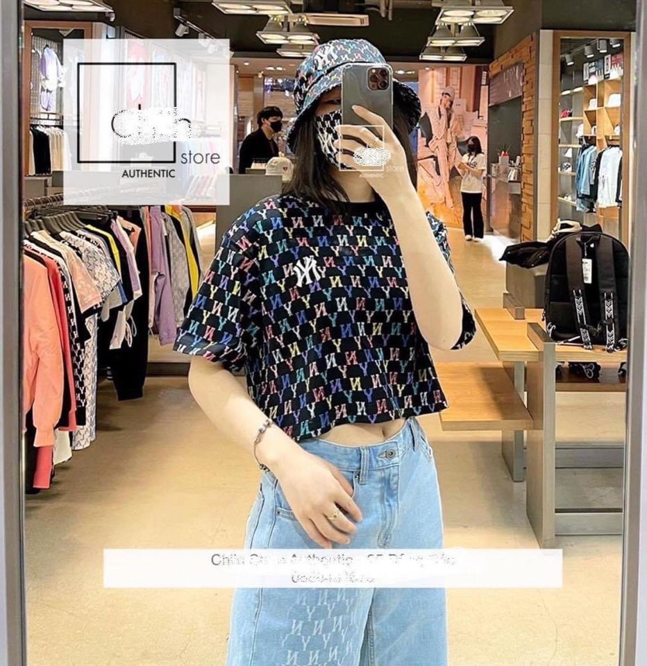 MLB Áo thun nữ tay ngắn phom croptop Gradation Monogram #9 MLB Áo thun nữ tay ngắn phom croptop Gradation Monogram