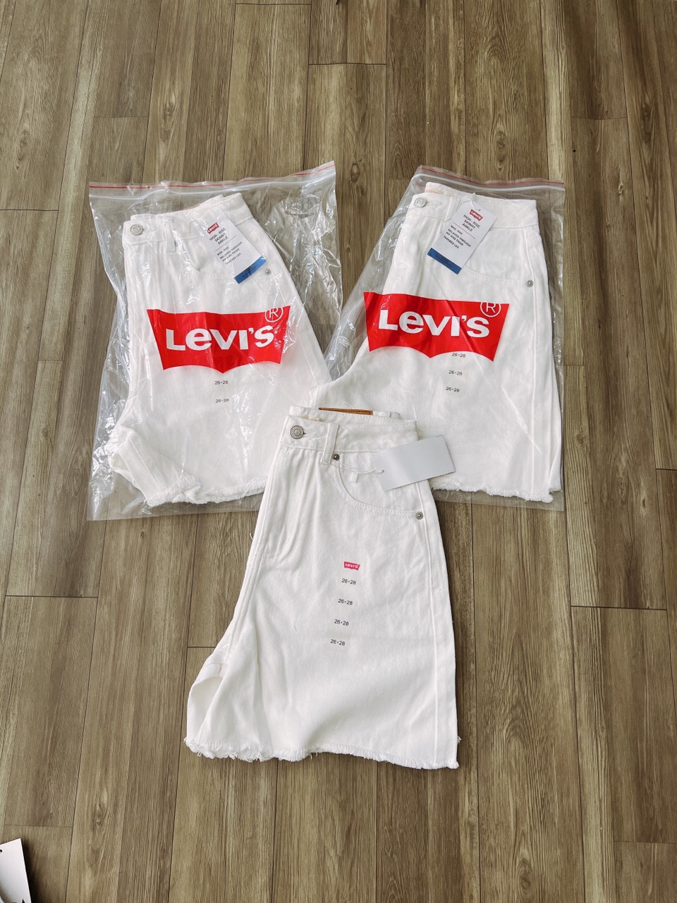 Quần Short Trắng Levis