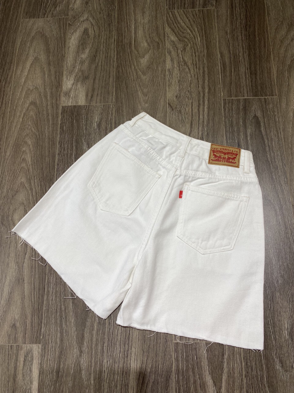 Quần Short Trắng Levis