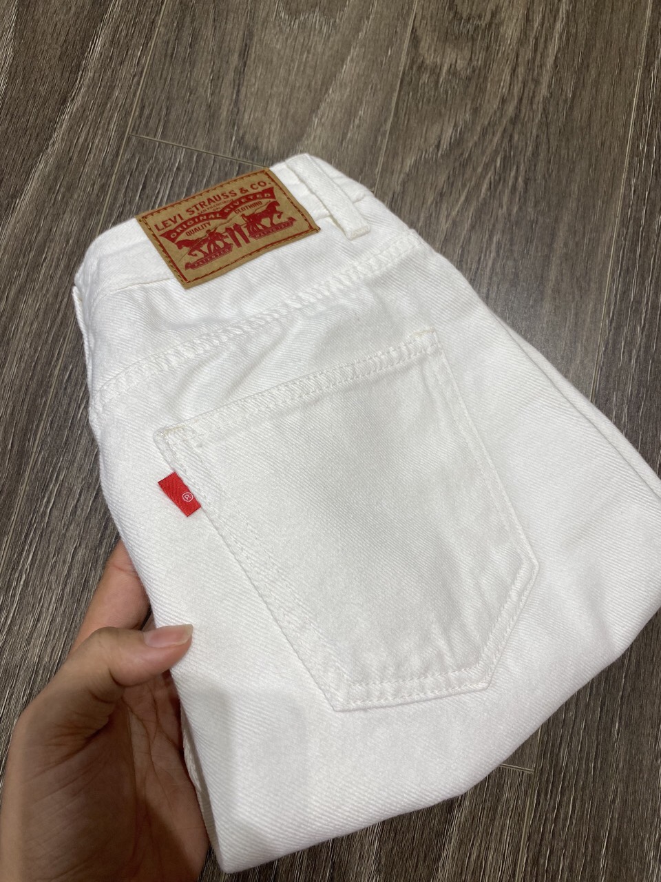 Quần Short Trắng Levis