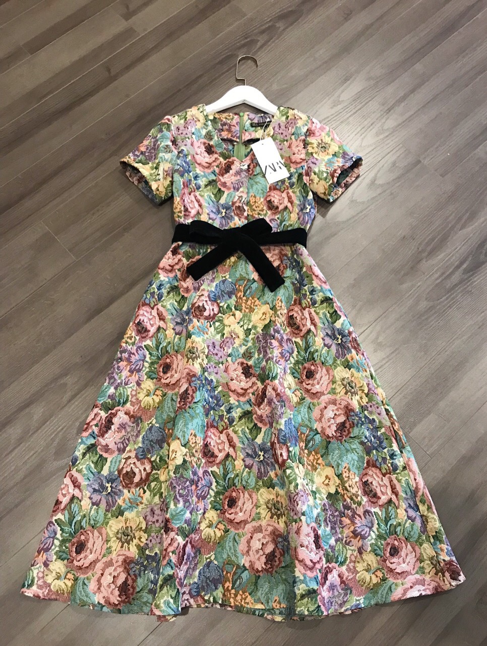 Đầm Ngắn Tay Kèm Belt Zara