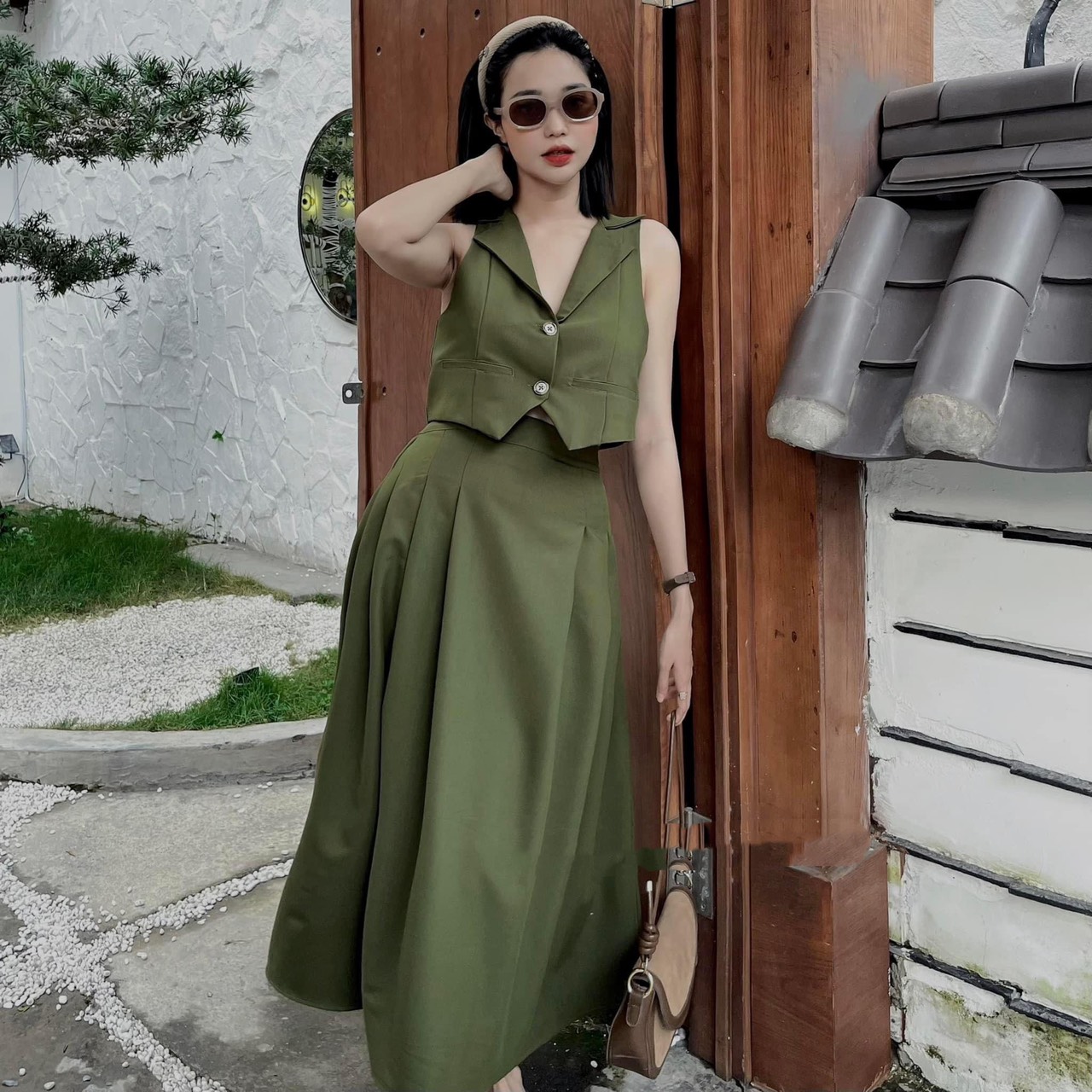 Sét Áo Gile Và Chân Váy Zane