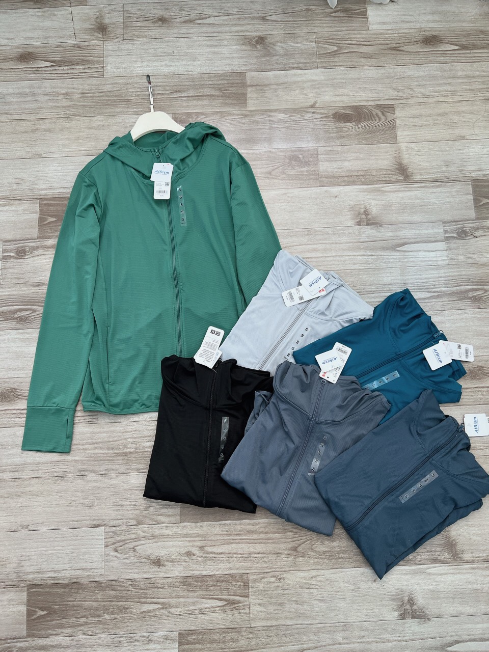 Áo Chống Nắng Nam Uniqlo