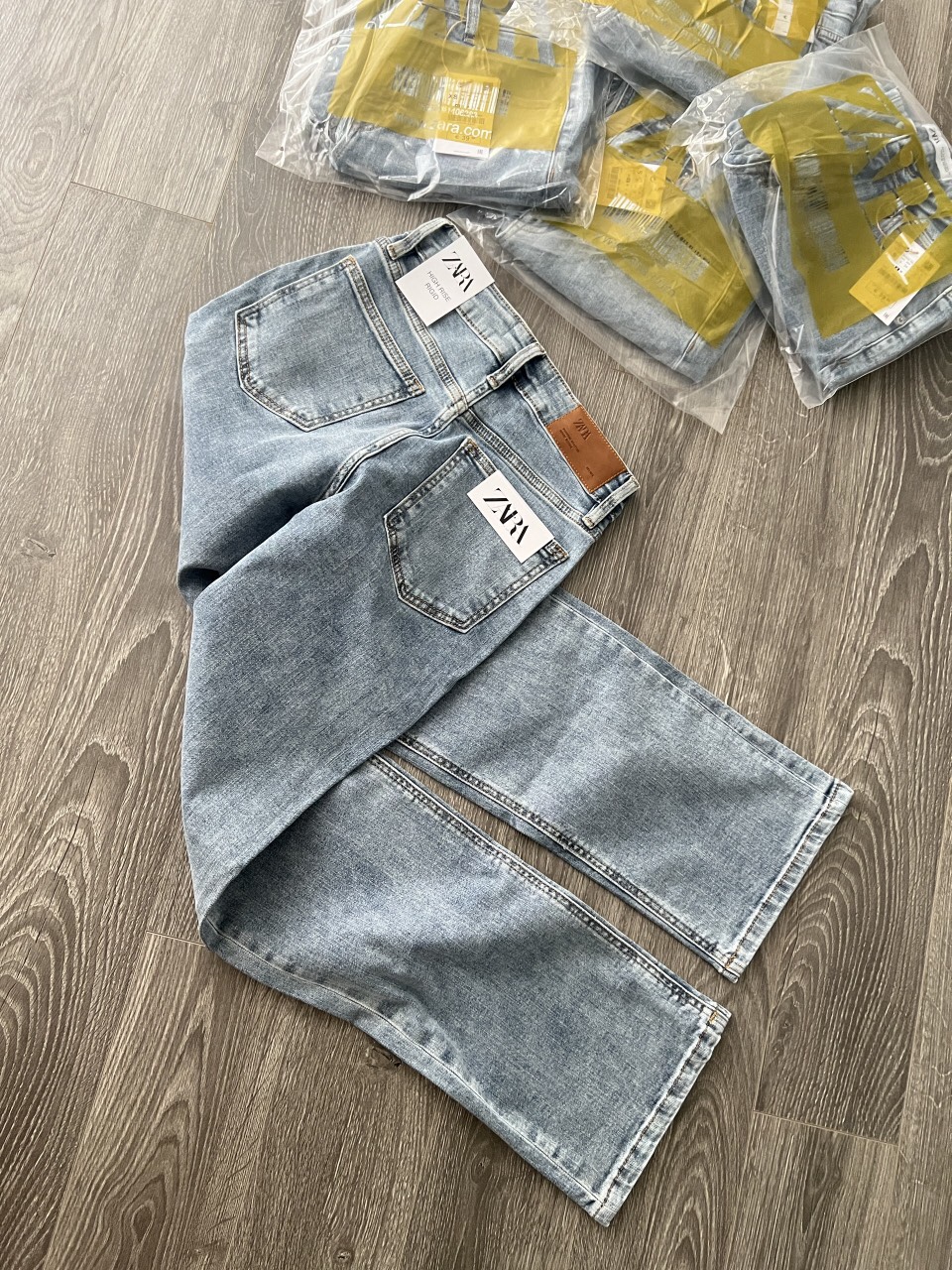 Quần Jean Ống Đứng Xanh Nhạt Zara