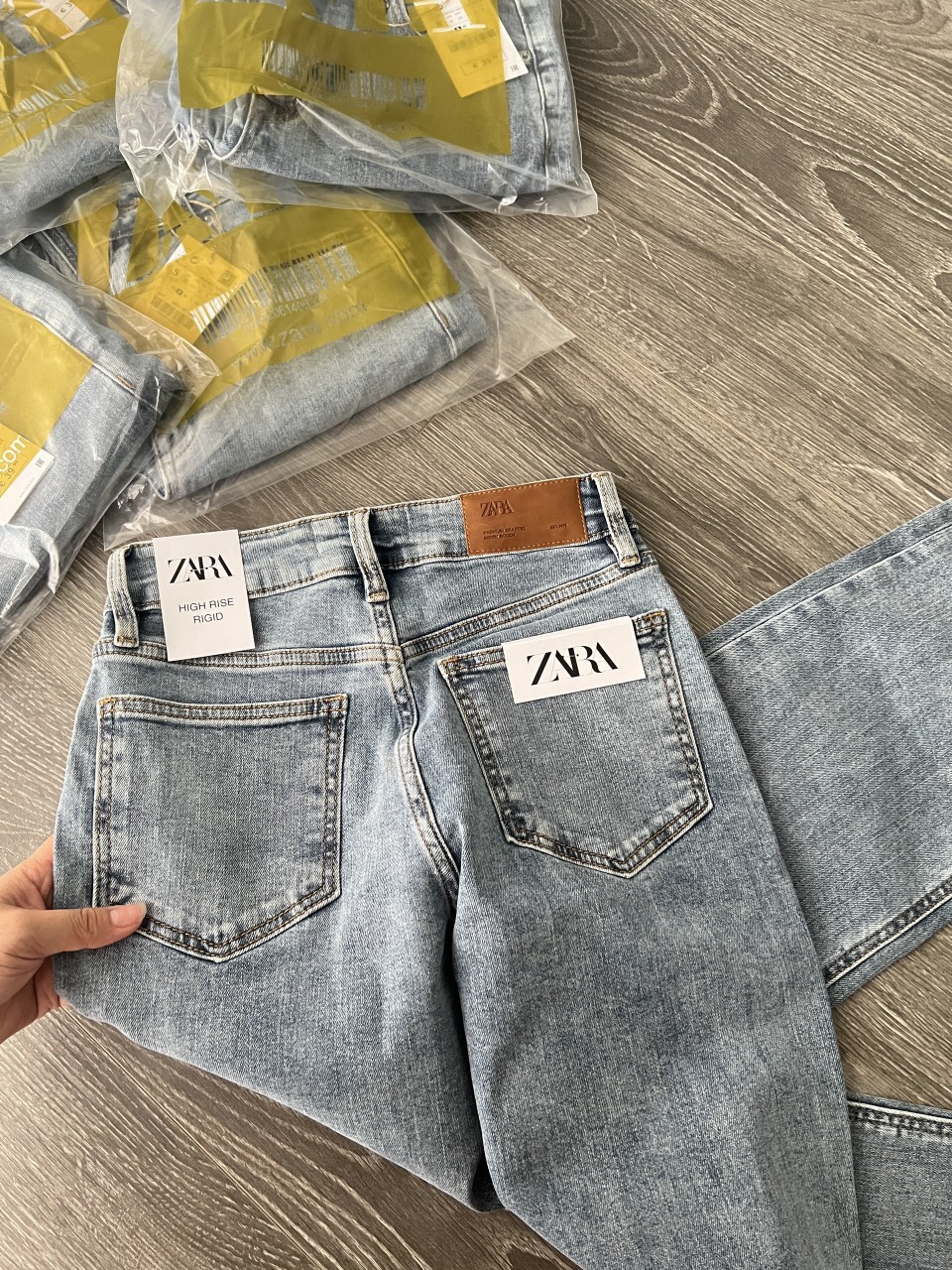 Quần Jean Ống Đứng Xanh Nhạt Zara