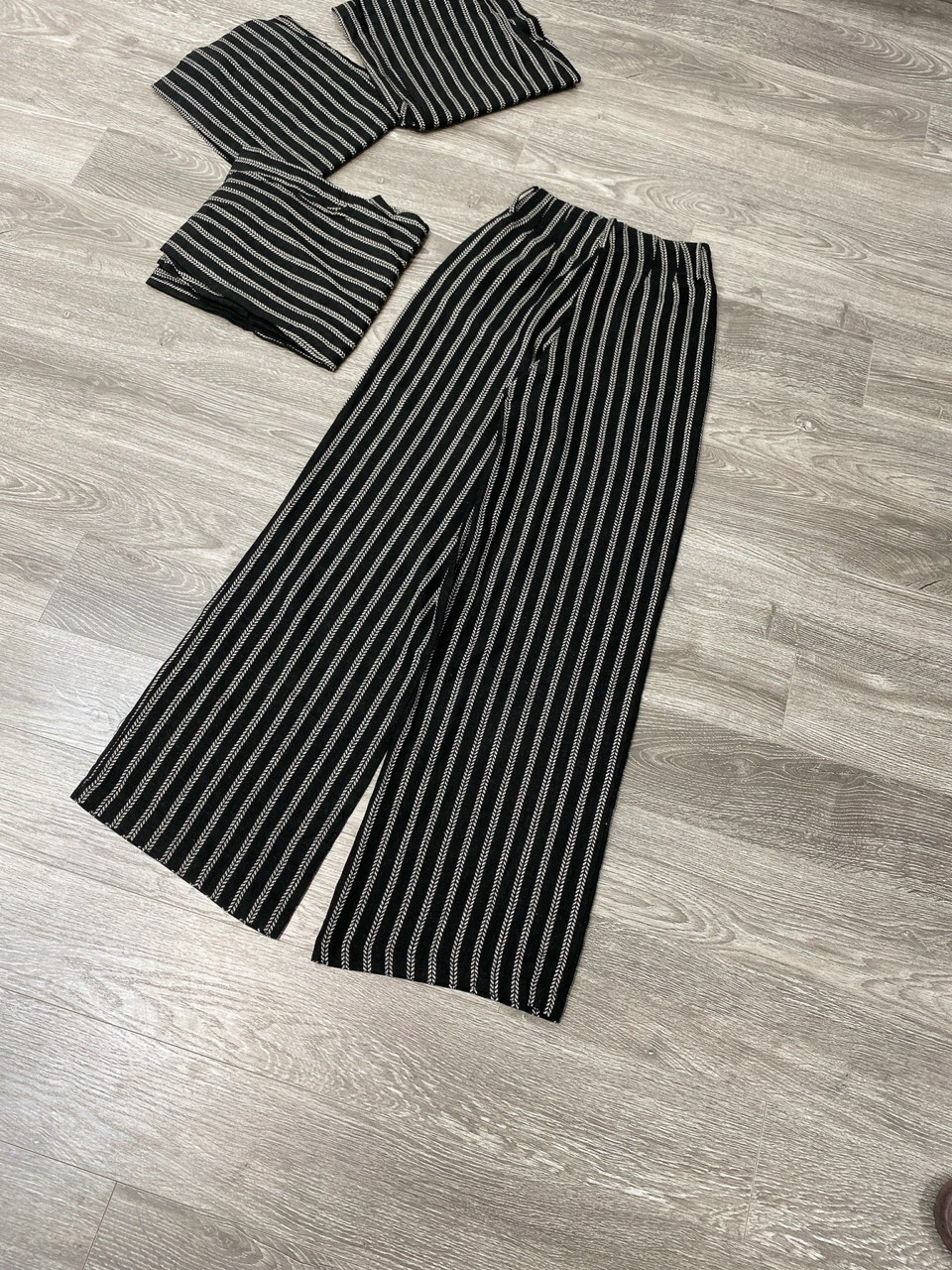 Quần Linen Lưng Cao Kẻ Sọc Zara