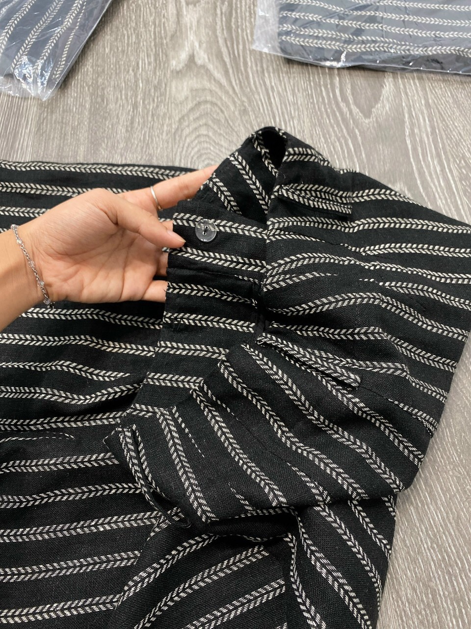 Quần Linen Lưng Cao Kẻ Sọc Zara