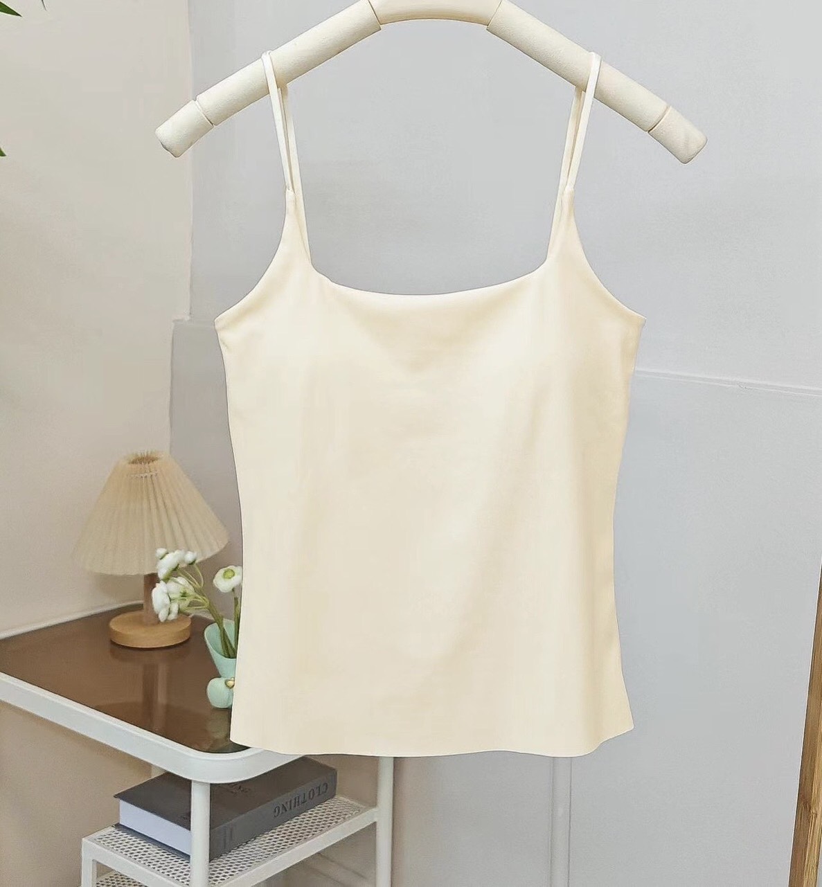 Áo 2 Dây Kèm Mút Ngực 3 Màu