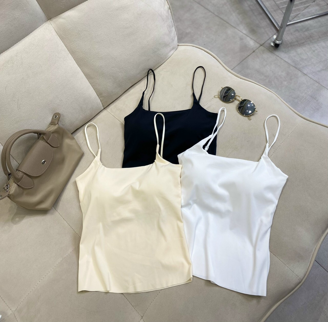 Áo 2 Dây Kèm Mút Ngực 3 Màu