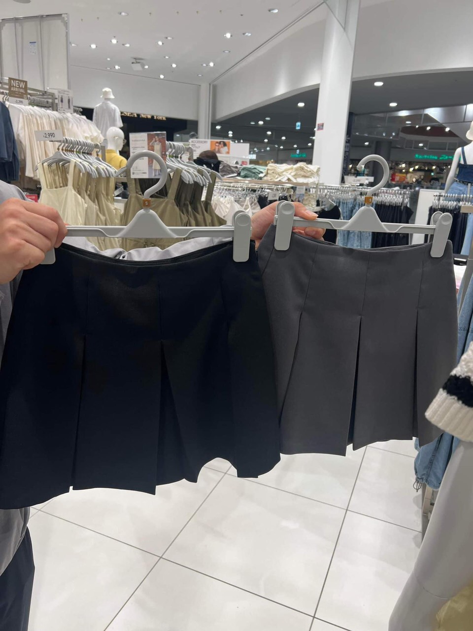 Chân Váy Xếp Ly Gu 2 Màu