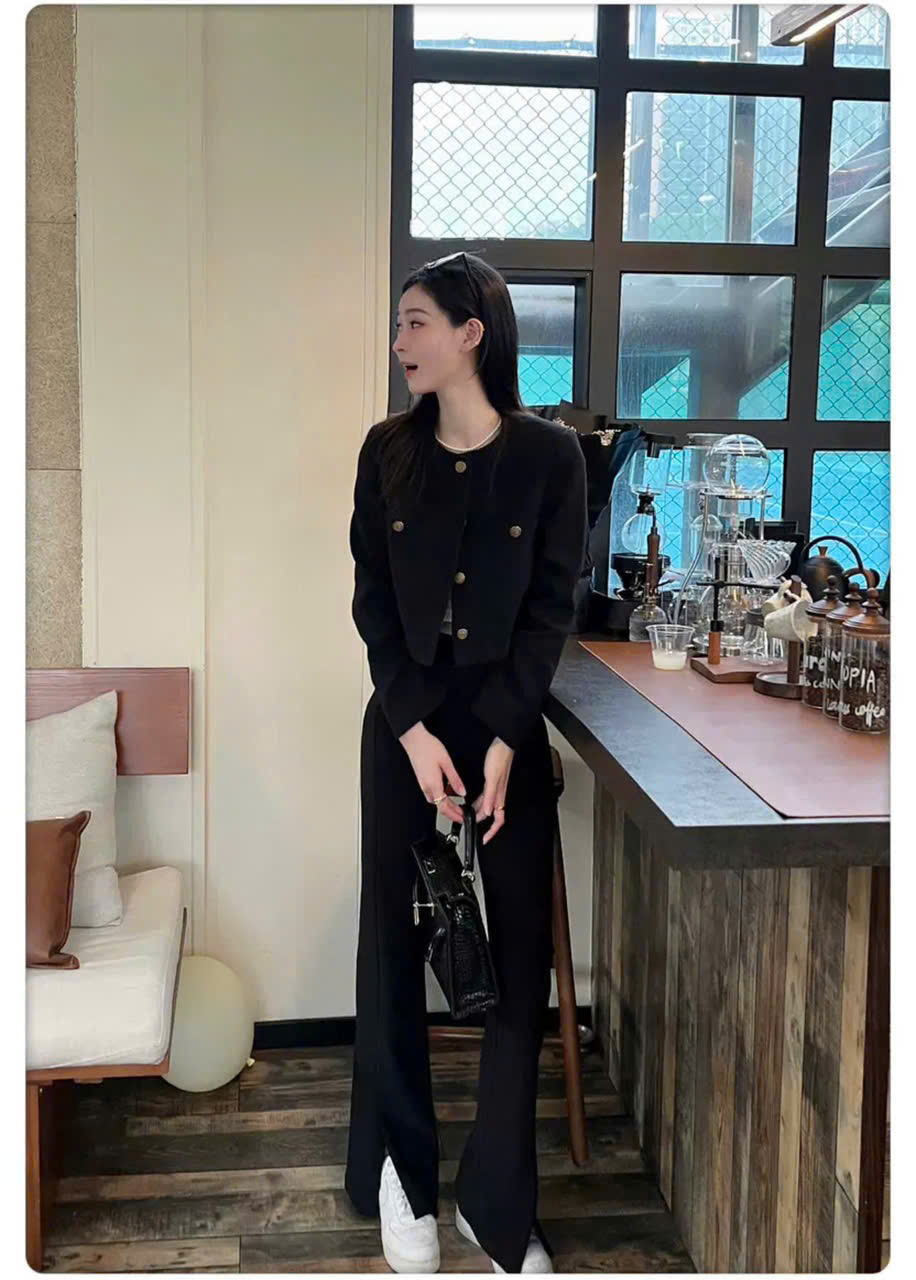 Áo Dạ Đen Đính Nút ZR