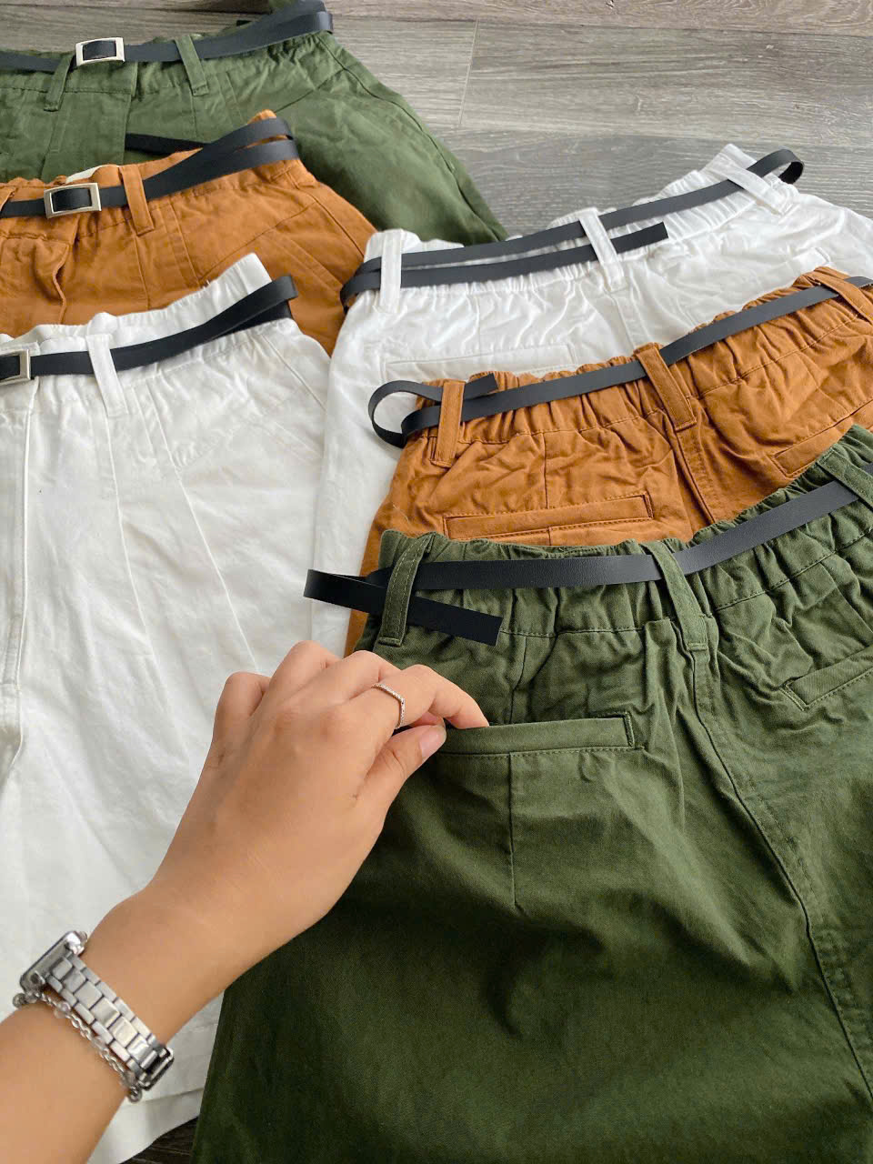 Quần Shorts Kaki Kèm Belt Zara