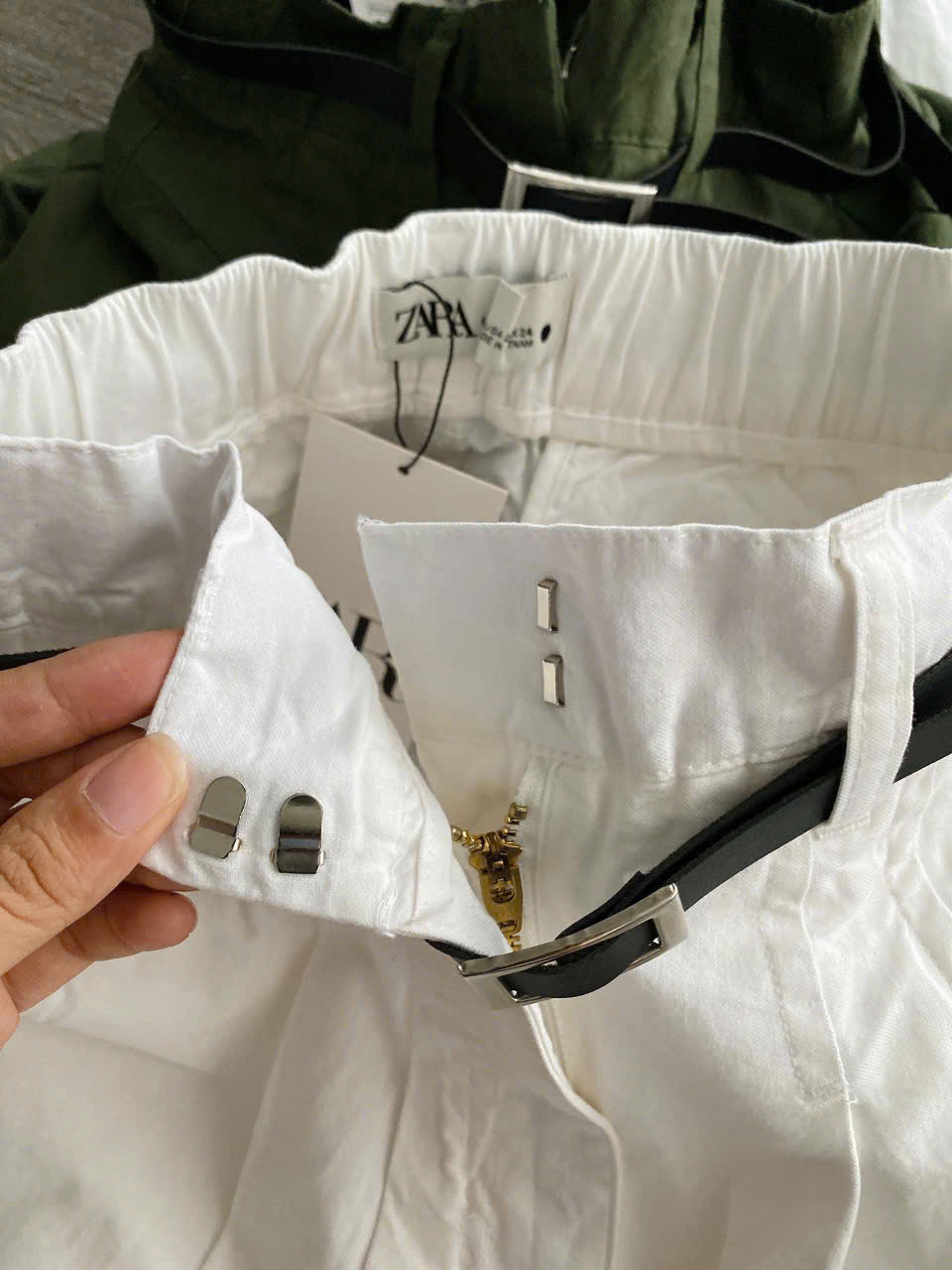 Quần Shorts Kaki Kèm Belt Zara