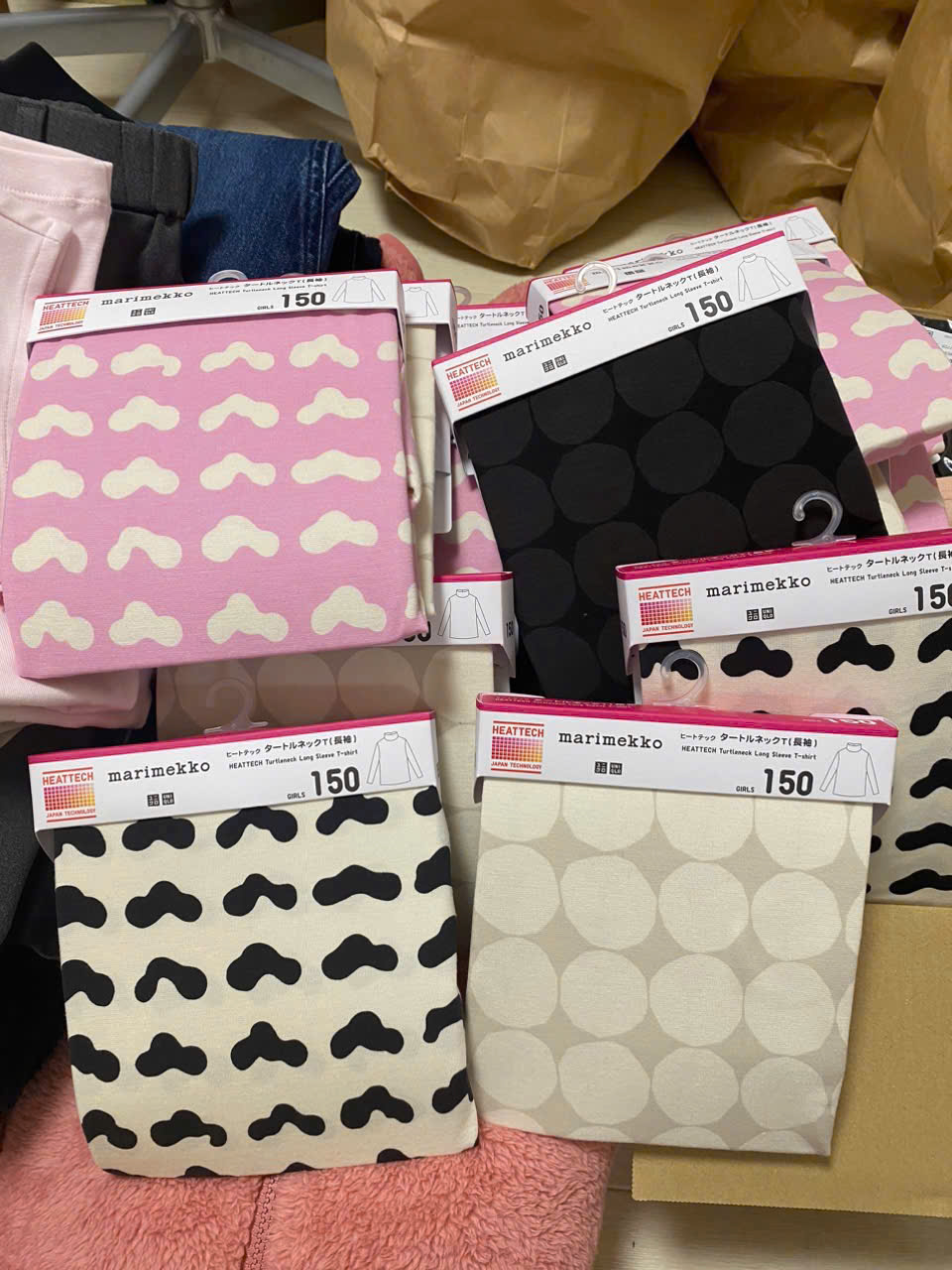 Áo Thun Cổ Lọ Marimekko Uniqlo