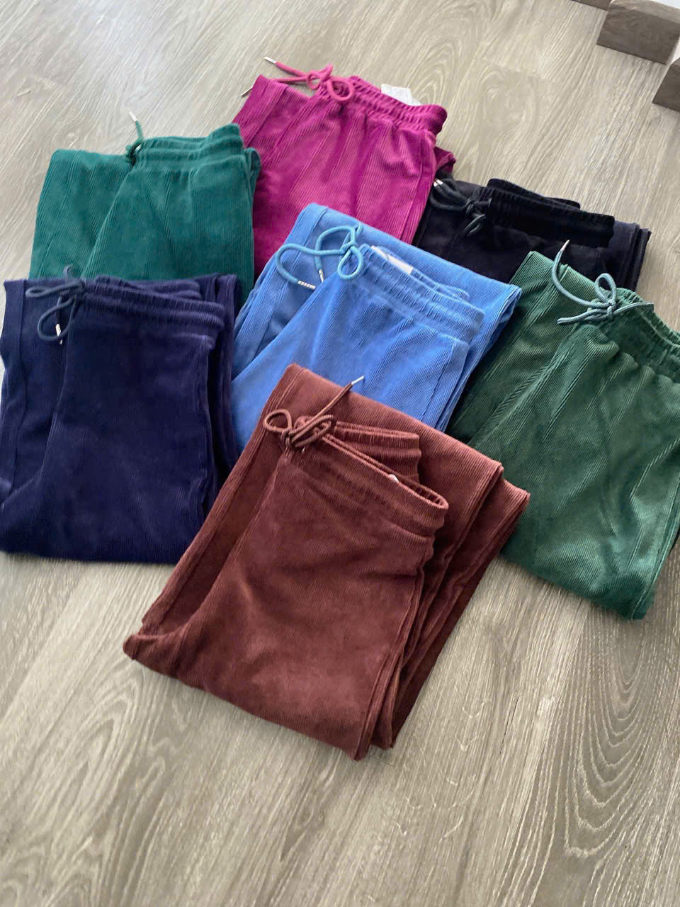 Quần Nhung Ống Suông Zara