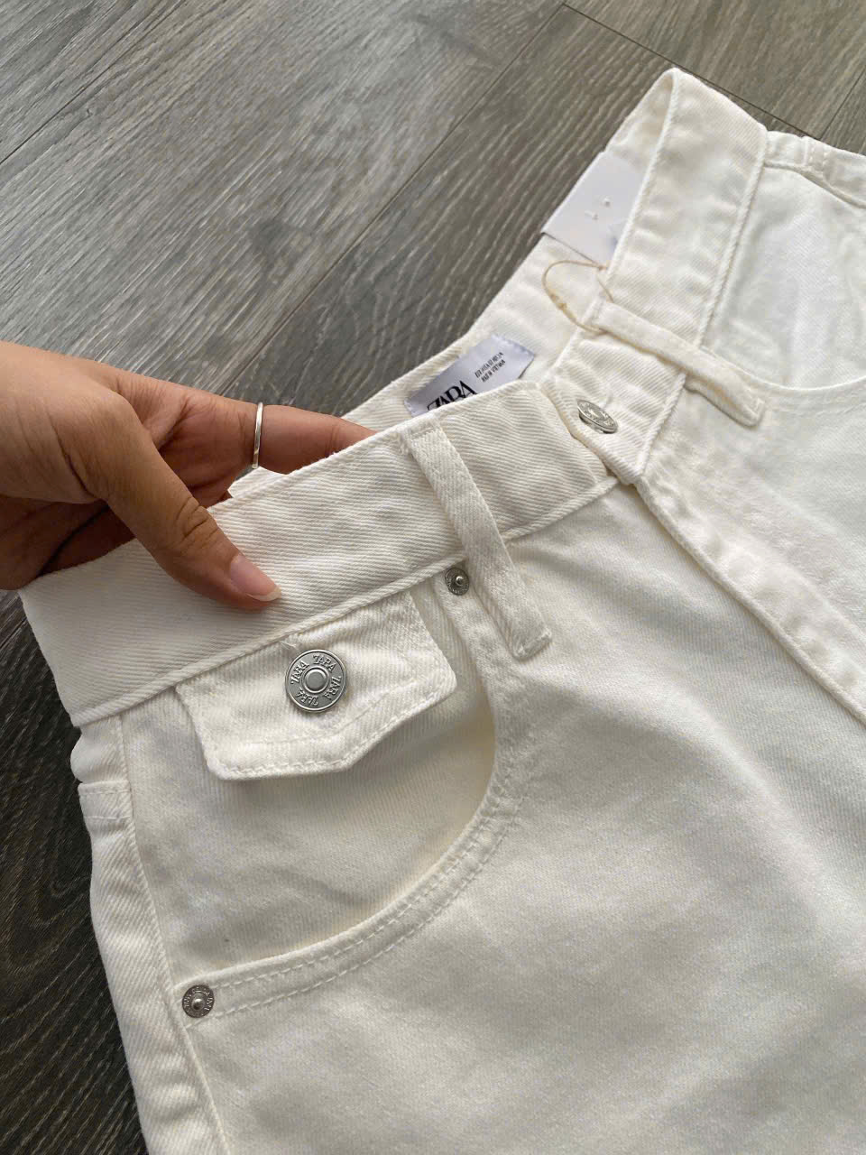 Quần Short Jean Trắng Zara