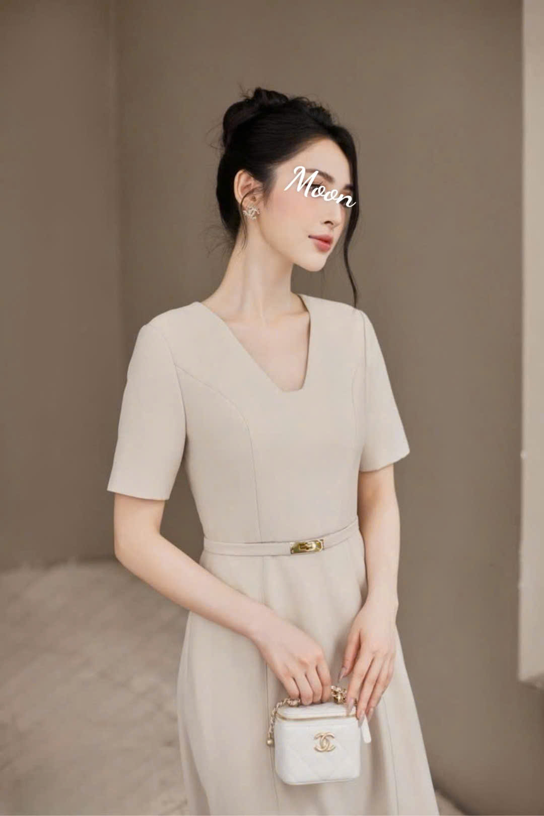 Đầm Cổ V Kèm Belt Vero