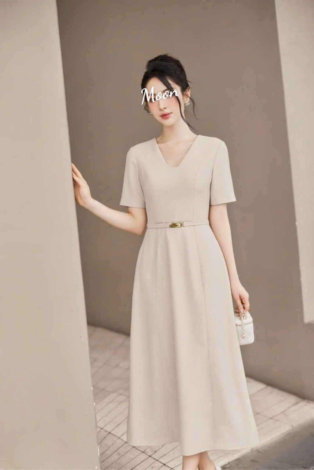 Đầm Cổ V Kèm Belt Vero