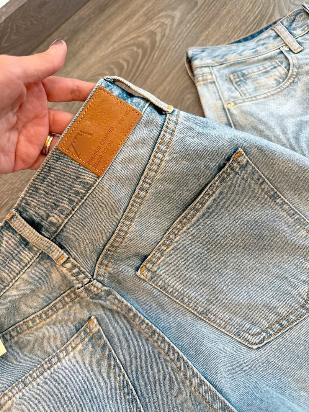 Quần Jean Ống Suông Xanh Nhạt Zara
