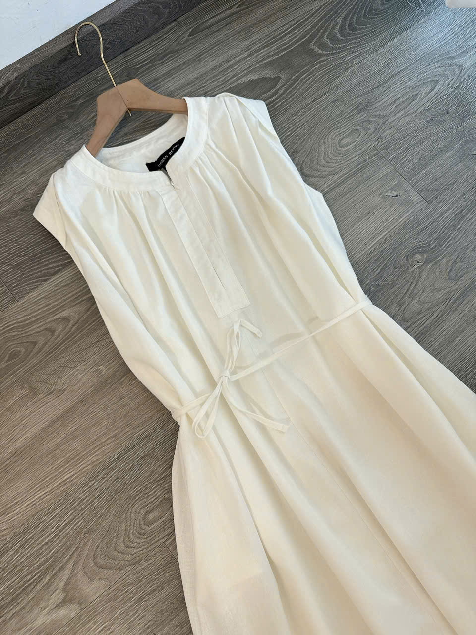 Đầm Linen Sát Nách Urban Revivo