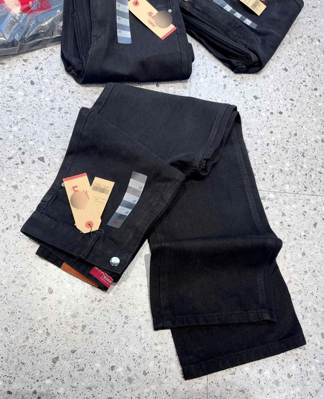Quần Jean Ống Suông Đen Levis