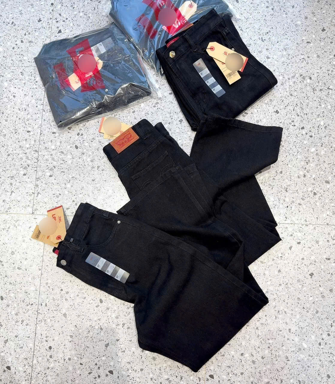 Quần Jean Ống Suông Đen Levis