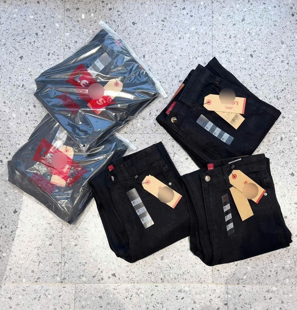 Quần Jean Ống Suông Đen Levis