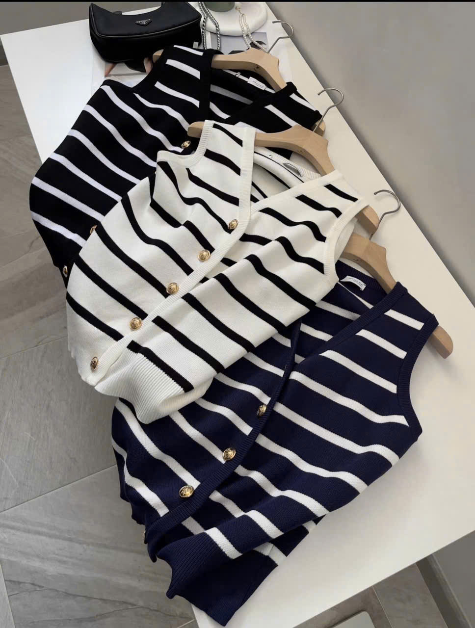 Áo Gile Kẻ Ngang Zara