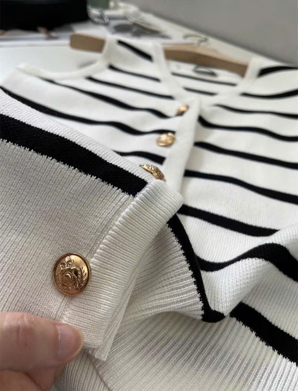 Áo Gile Kẻ Ngang Zara