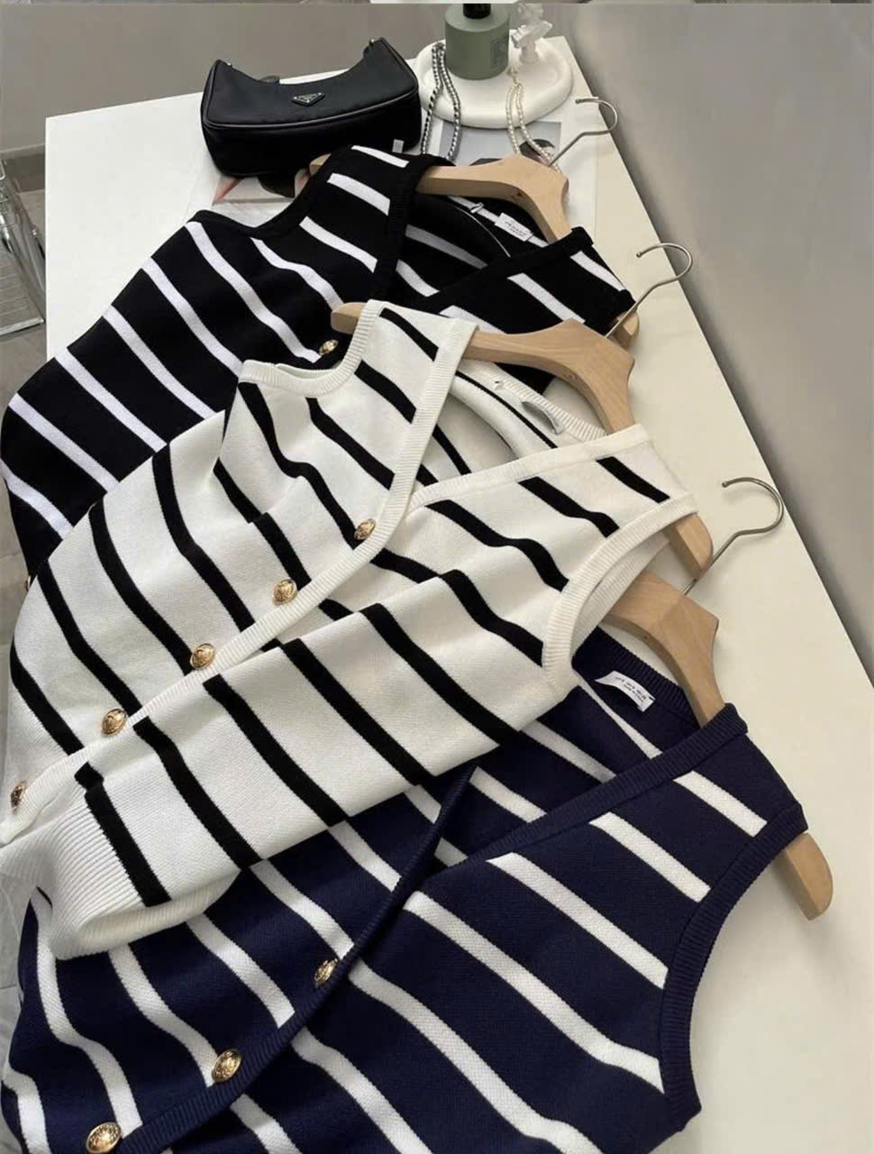 Áo Gile Kẻ Ngang Zara