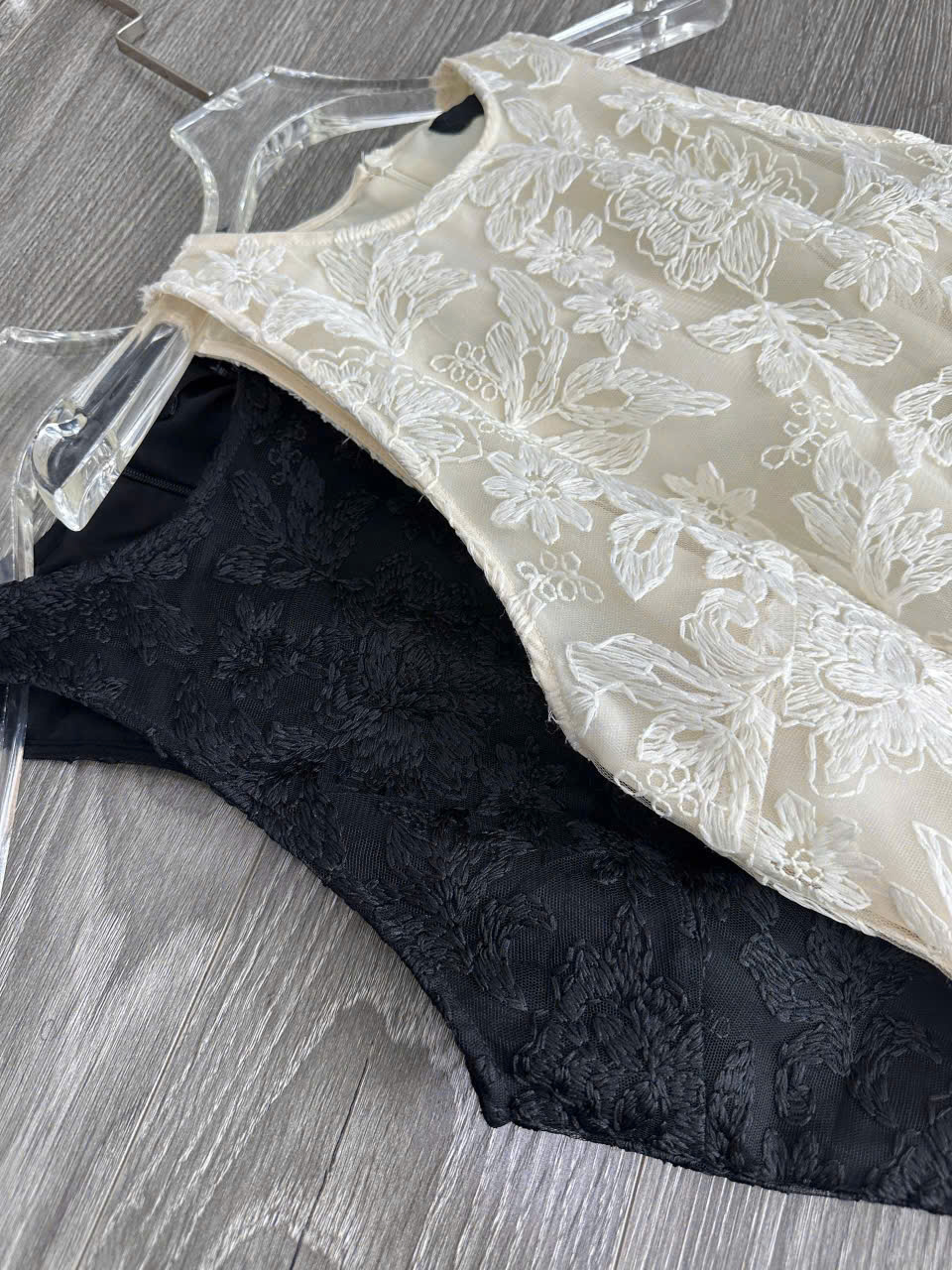 Đầm Ren Thêu Hoa Mixxo