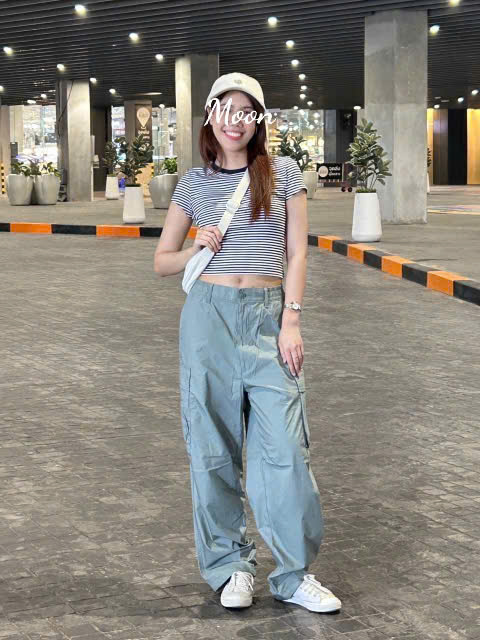 Áo Thun Croptop Kẻ Ngang Uniqlo