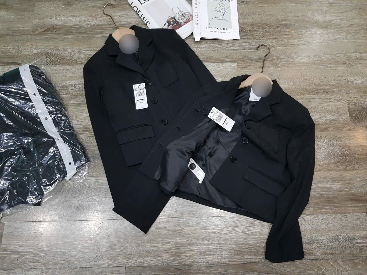 Áo Vest Đen Mango