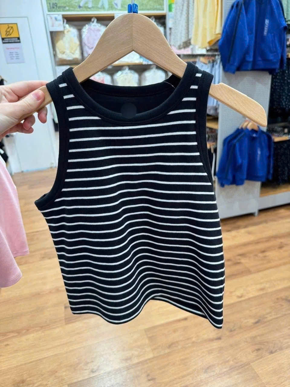 Áo 3 Lỗ Kèm Mút Uniqlo