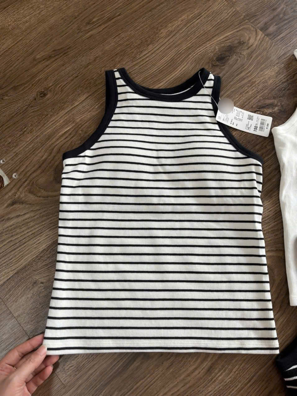 Áo 3 Lỗ Kèm Mút Uniqlo