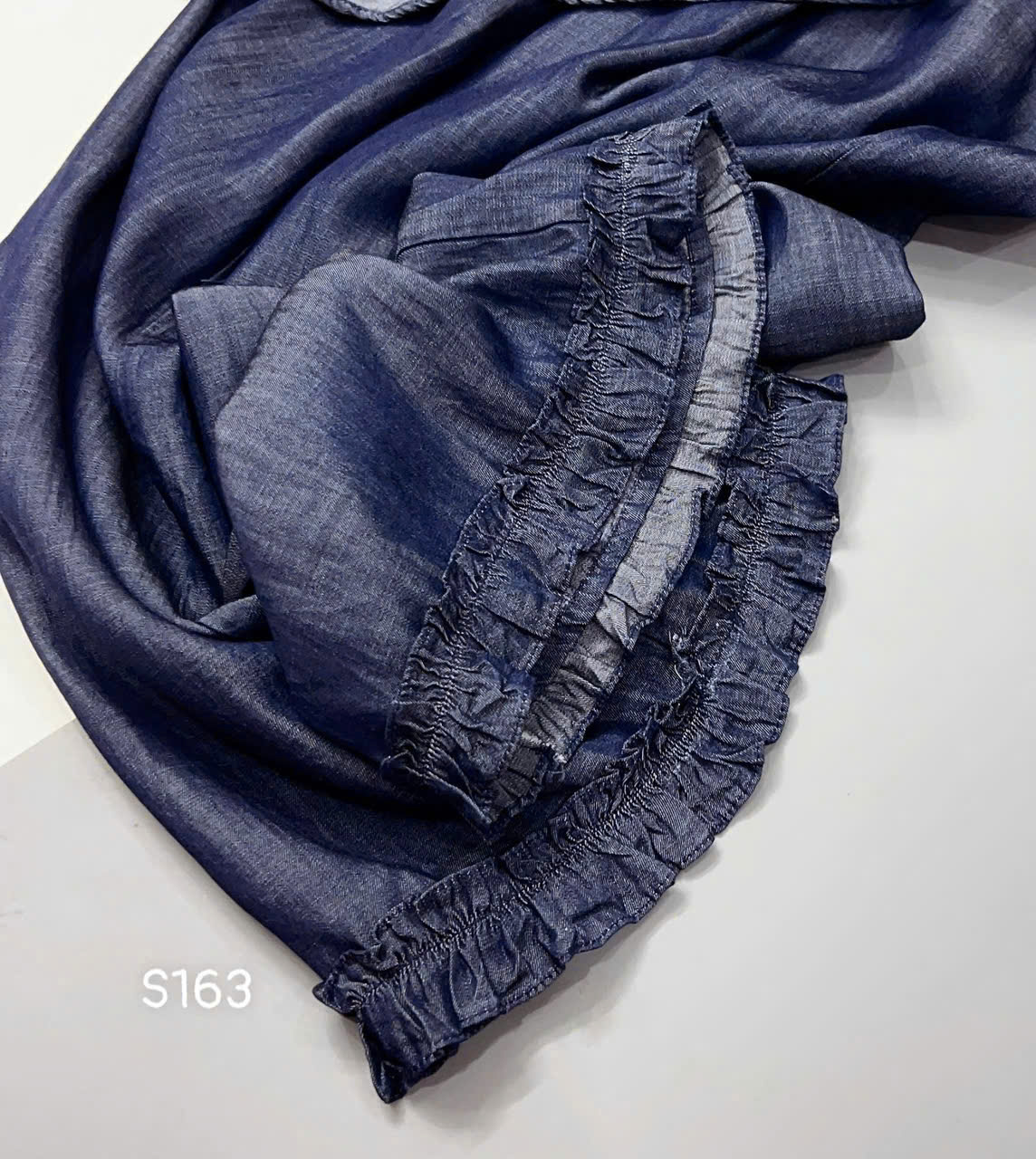 Sét Áo Sát Nách Và Quần Suông Denim Oliver